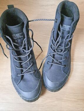 Levi's Black Canvas High-Top Lace-Up Sneakers